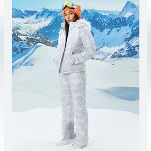 Forever 21 snow ski pants size S